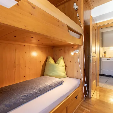 Apartment Chasa Tredeschin