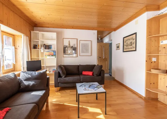 Chasa Tredeschin Appartement *