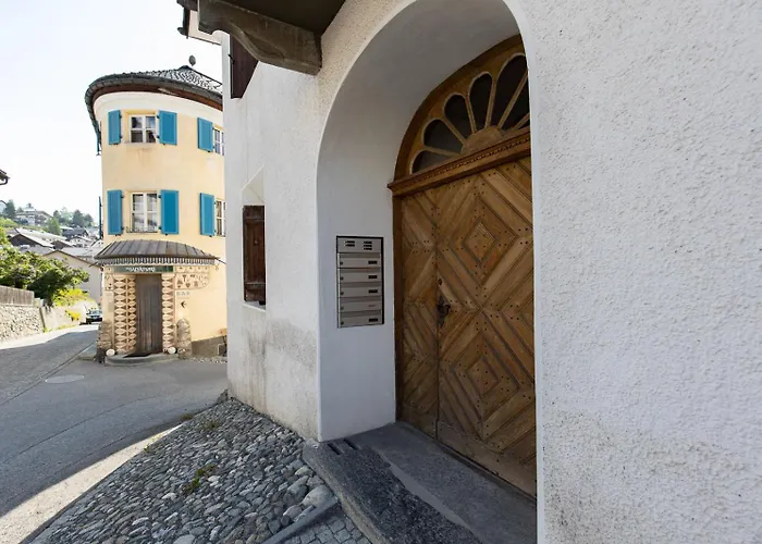 Chasa Tredeschin Apartamento