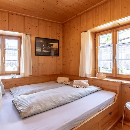 Apartament Chasa Tredeschin